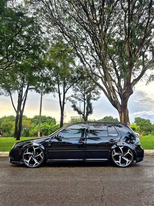 VOLKSWAGEN GOLF 1.6 MI SPORTLINE 8V FLEX 4P MANUAL VOLKSWAGEN GOLF 1.6 MI SPORTLINE 8V FLEX 4P MANUAL